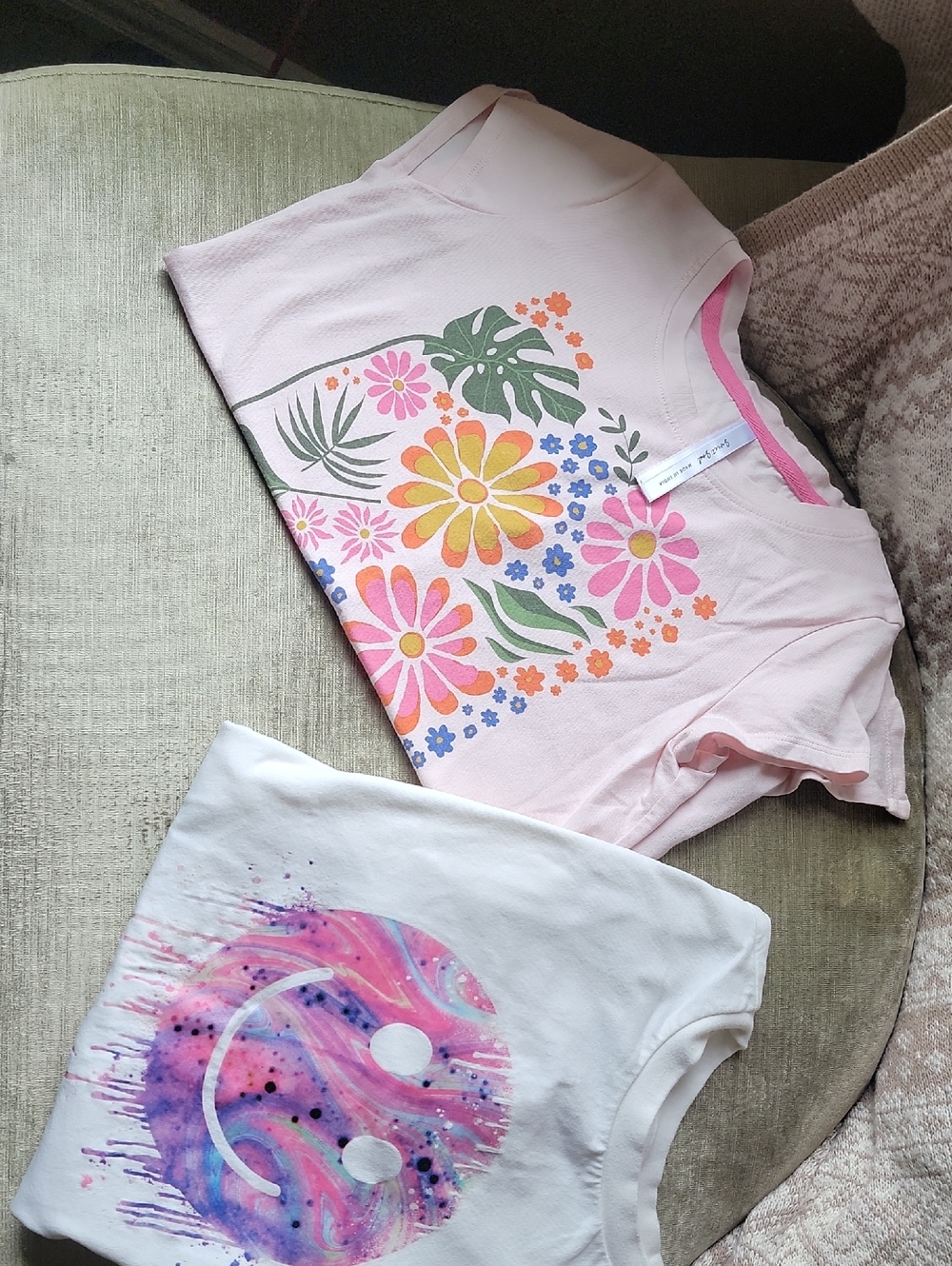 Girls' Pink Floral Graphic Tee - Soft Short Sleeve
